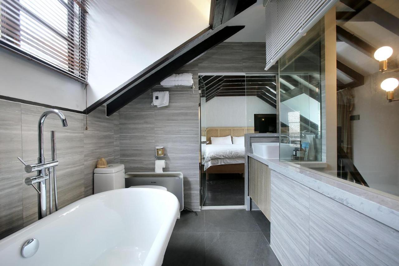 Shanghai Downtown Hills Boutique Guesthouse - Near Metro Line 7, Exit 3, Changping Road Exterior foto